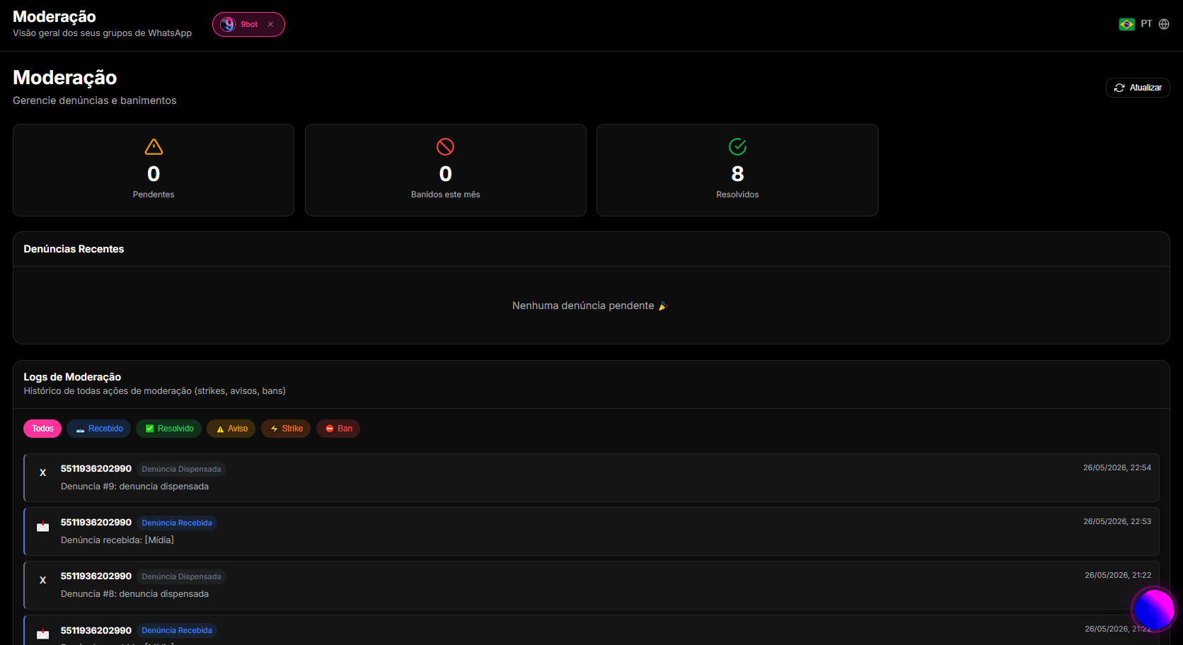 tela do painel de Logs de Moderação mostrando o registro em tempo real de mensagens deletadas e strikes aplicados.
