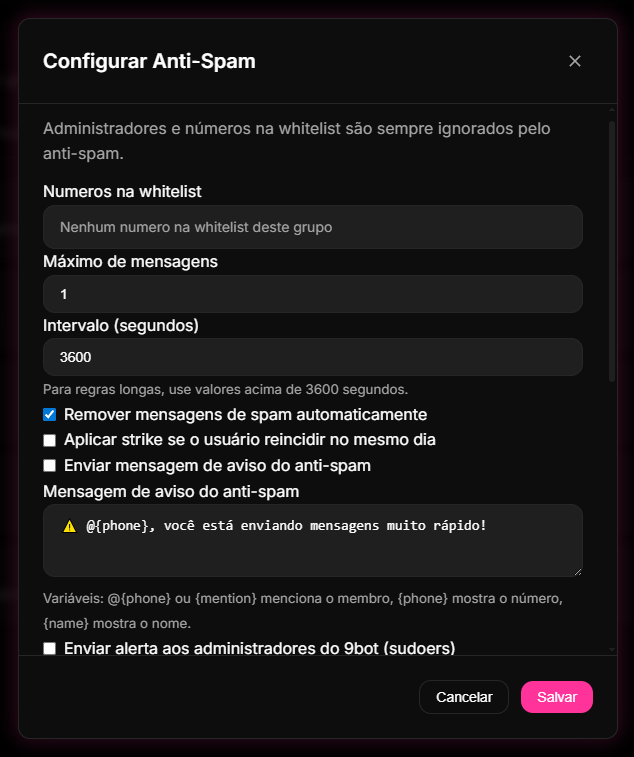 menu Moderação configurando regras antispam e advertências automáticas para manter o chat limpo.